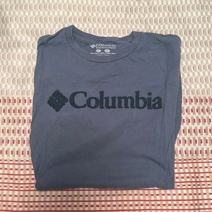 men’s size small columbia logo t-shirt
